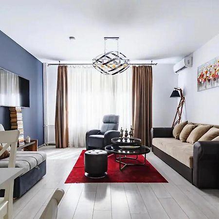 10 Seconds Away From The Main Street, Free Secured Parking Apartment โซเฟีย ภายนอก รูปภาพ