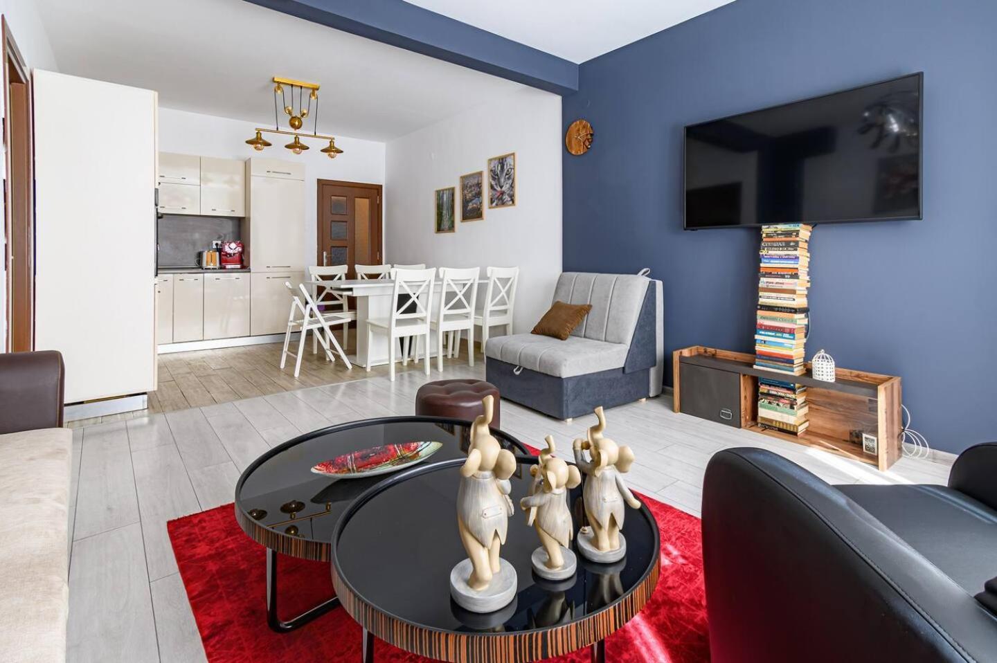 10 Seconds Away From The Main Street, Free Secured Parking Apartment โซเฟีย ภายนอก รูปภาพ