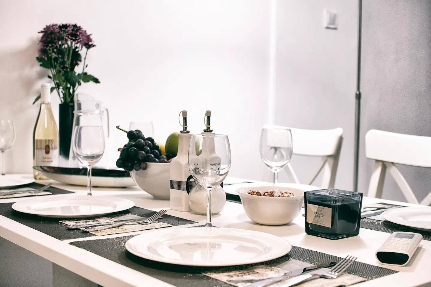 10 Seconds Away From The Main Street, Free Secured Parking Apartment โซเฟีย ภายนอก รูปภาพ